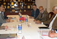 Governor reviews higher education functioning in Kashmir