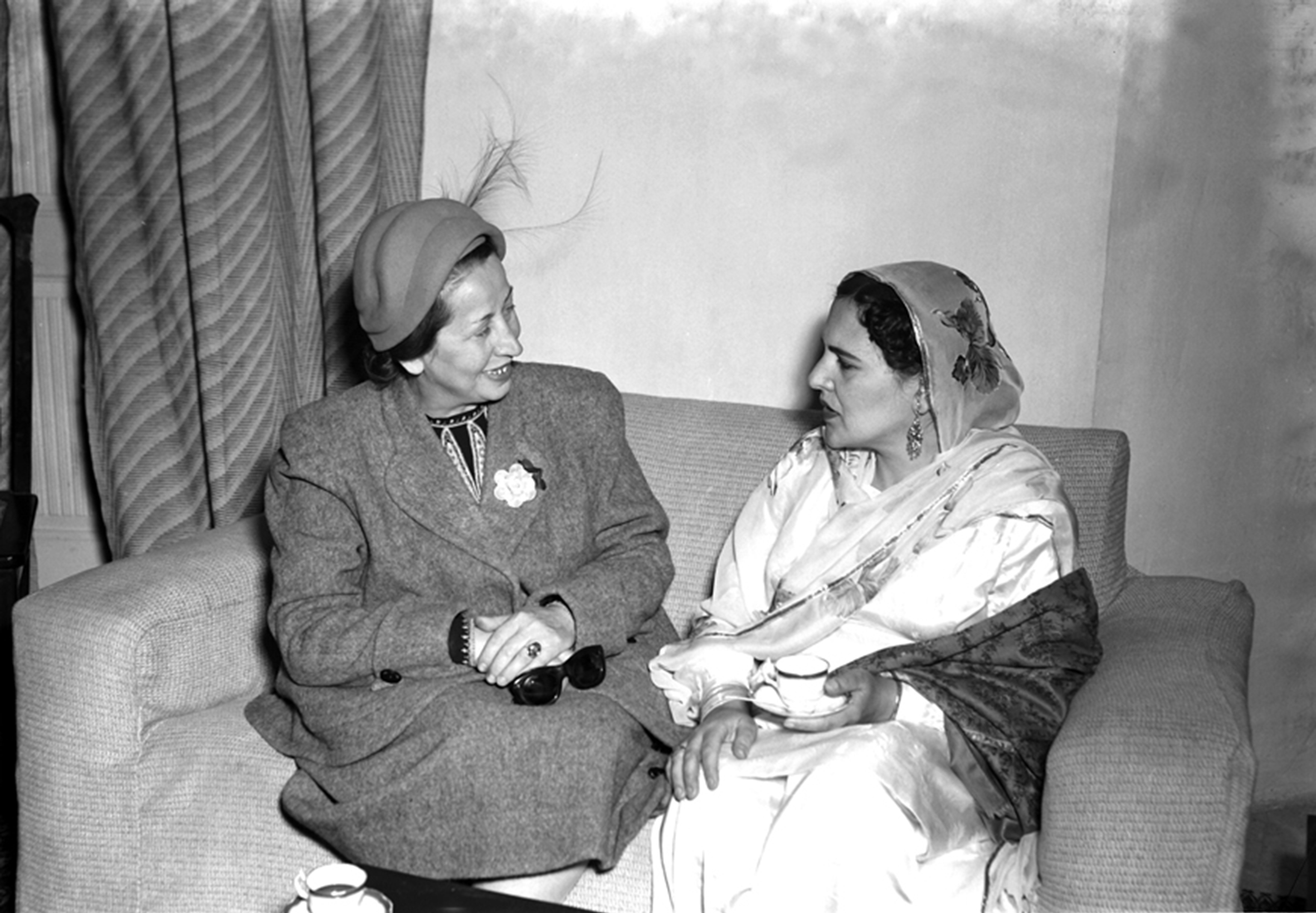 Begum Sheikh Abdullah interacting with Adviye Fenik, a senior member of Turkish media delegation that visited Kashmir in March11-19, 1952