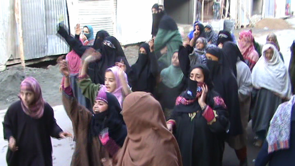 all-women-rally-held-in-sopore