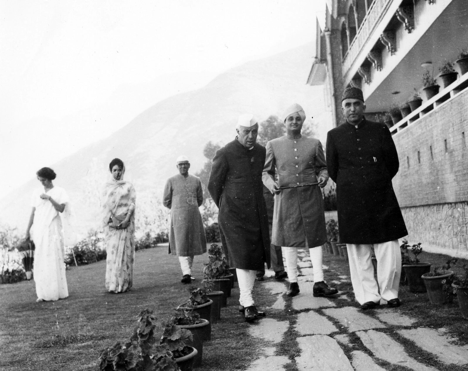 Bakshi with Nehru at Raj Bhawan.
