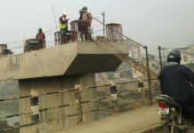 Work on flyover resumes in Srinagar in December 2016 after almost five months of paralysis