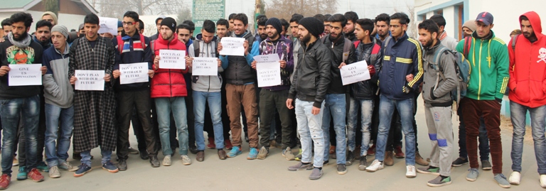 College goers in Sopore protest against University of Kashmir