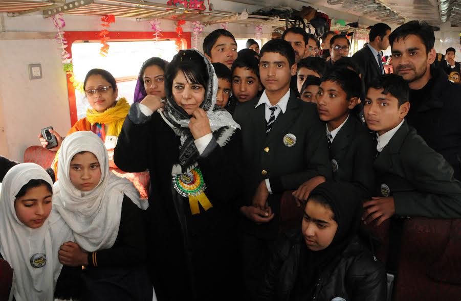 mehbooba-in-trainkids