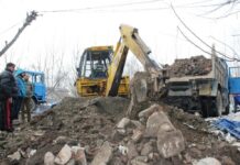 LAWDA demolishes 6 illegal structures in srinagar