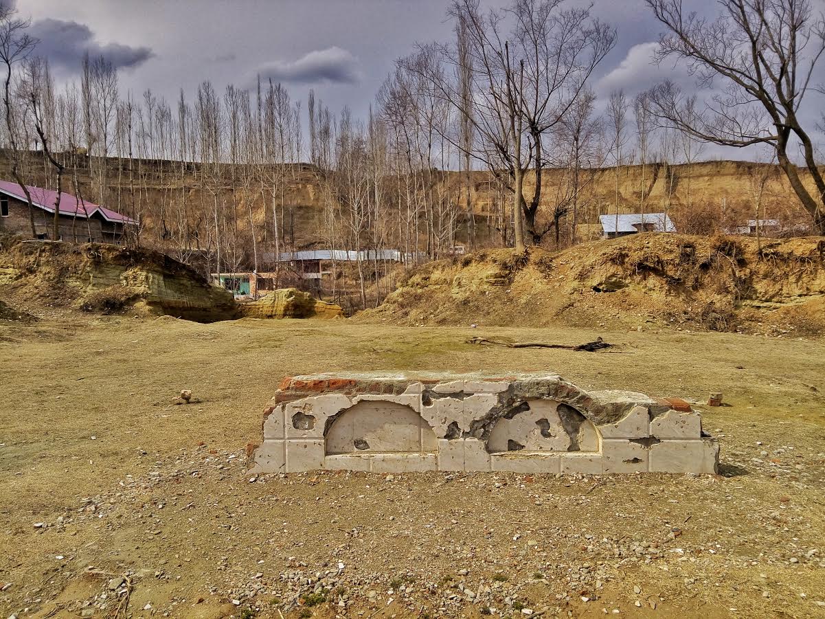 The ruins of the foundation stone