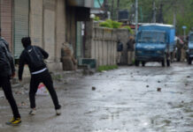 Mirwaiz condemns thrashing of students and teachers