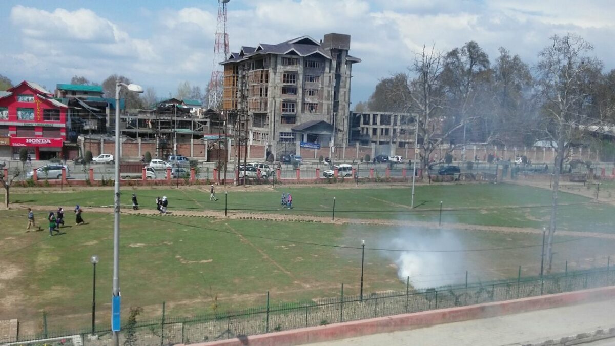 clashes lal chowk teargas