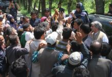 Mehbooba conducts tour of Kulgam district