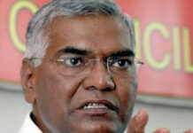Parliamentarians Yadav, Raja call for resolving Kashmir issue politically