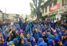 Kargil girl students take to streets against LAHDC