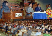 600 ReT’s regularised; CM says, teachers have key role in shaping students’ destiny