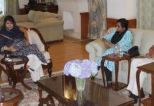 Journalists in Kashmir chose death over compromise on professional integrity: CM to PCI team