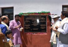 Naeem launches helicopter service on Srinagar-Kargil sector