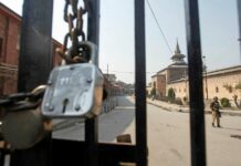 Hurriyat (m) denounces ‘undeclared curfew’ in Downtown, continuous detention of Mirwaiz