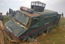 5 policemen injured in Pampore road mishap