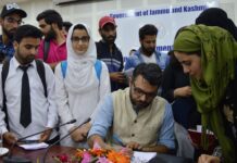 Deliver the message honestly: Neelesh Mishra; interacts with media students in Sgr