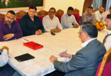 JKJCCI delegation raises LoC Trade issues with Governor