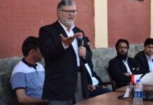 DeM lauds BAR’s approach in SC, says ‘Despite threats, intimidation Mian Qayoom siding with truth’