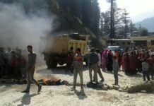 Protesters block Bhaderwah-Basohli highway, demand macdamisation of roads