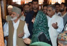 On her second day at Budgam, Mehbooba visits Charar-e-Sharief