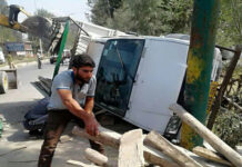 Youth killed, 2 injured in road accident on Gulmarg highway