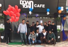 Mirwaiz Umar inaugurates ‘Downtown Cafe’ in old city