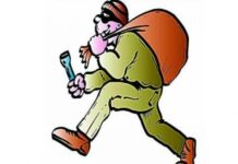 Three Shops Robbed Overnight in North Kashmir