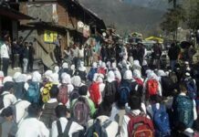 Students protest in Uri, seek proper infrastructure