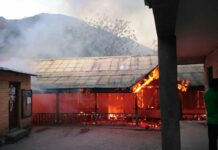 Fire damages school building in Uri
