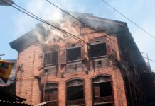 Major fire damages eight houses in Srinagar