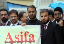 Kashmir lawyers protest against Kathua’s rowdy lawyers’ action
