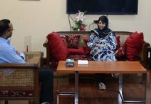 KAS officers meet Mehbooba, thank her for time-bound grade promotion, pay revision