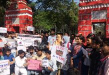 #Kathua: Kashmiri students in Dehradun protests in solidarity with Asifa