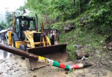 Landslide damages three residential houses, power supply in Uri