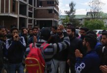 Khudwani encounter: protests rock Kashmir University, IUST