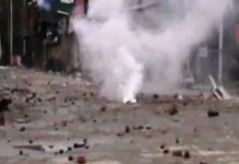 Forces fire in air during clashes near IUST Awantipora