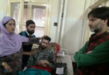 Yasin Malik visits SMHS, meets recent pellet, bullet victims