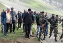Governor visits Sheshnag, Chandanwari and Nunwan Camps; Reviews Yatra arrangements