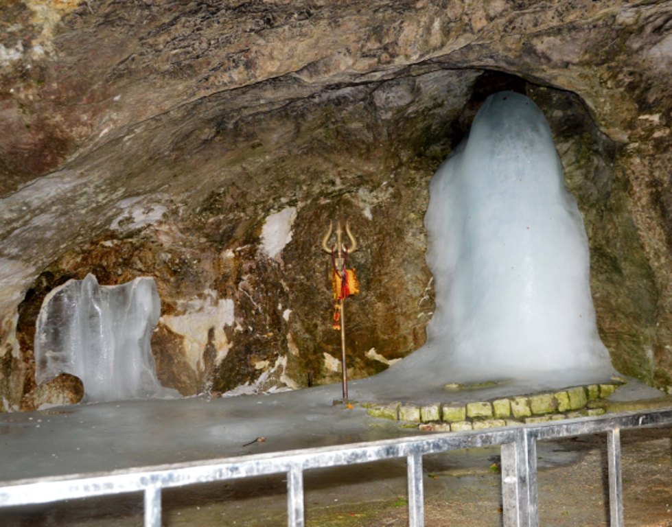 Yatra 2018: 1,632 pilgrims leave Jammu for Amarnath cave in Kashmir ...