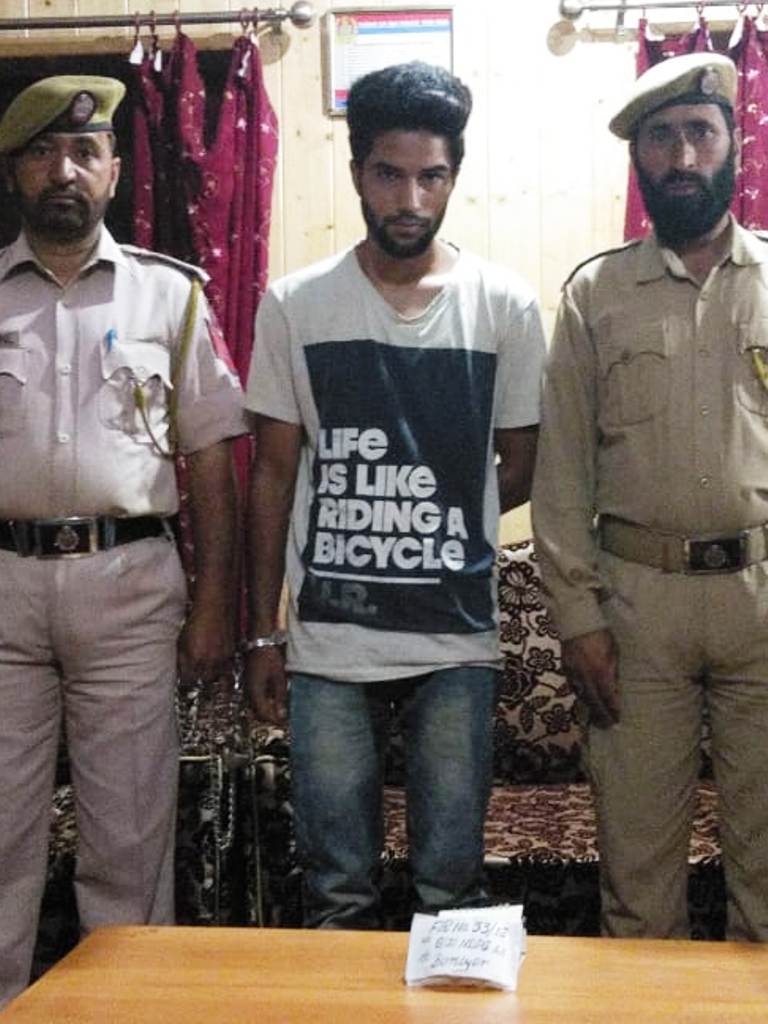 Latest Updates Current Affairs It News Two Drug Peddlers Arrested In Baramulla 9979