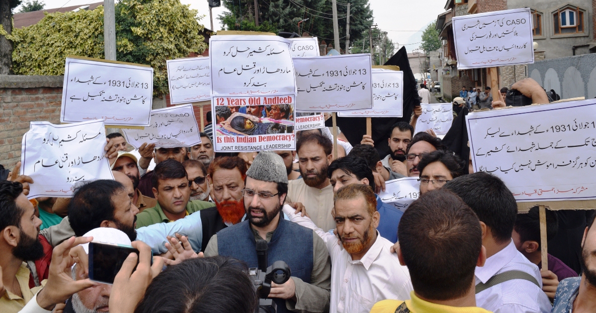 Naqshband Sahib Chalo’:  Mirwaiz defies house detention, detained