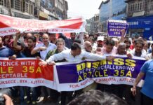 Kashmir trade, industry bodies protest against attempts to abrogate Article 35 A
