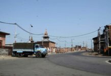 Kashmir shuts to mark October 27