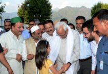 Governor visits Downtown Srinagar, reviews development works