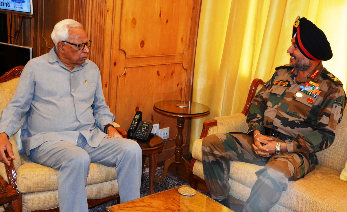 Northern Army Commander Reviews Security Situation In Srinagar, Meets ...