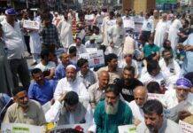 Article 35 A: Kashmir trade, transport bodies protest in Srinagar