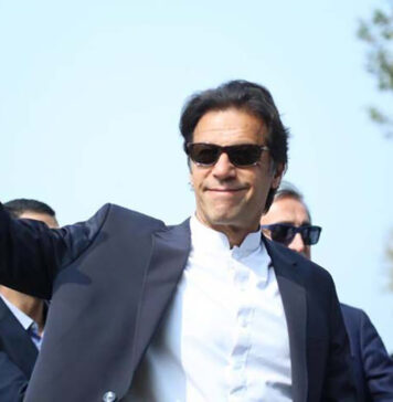 21 Former Cricket Captains Renew Appeal for Imran Khan’s Medical Treatment