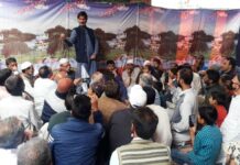 Noorbagh killing: Mirwaiz, Malik visits slain civilian’s family