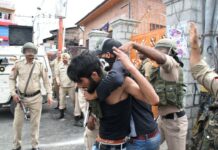 Four youth who pelted forces with stones arrested in Nowhatta: Police