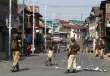 Police announce traffic curbs between Regal Chowk and Amira Kadal ahead of Lalchowk march